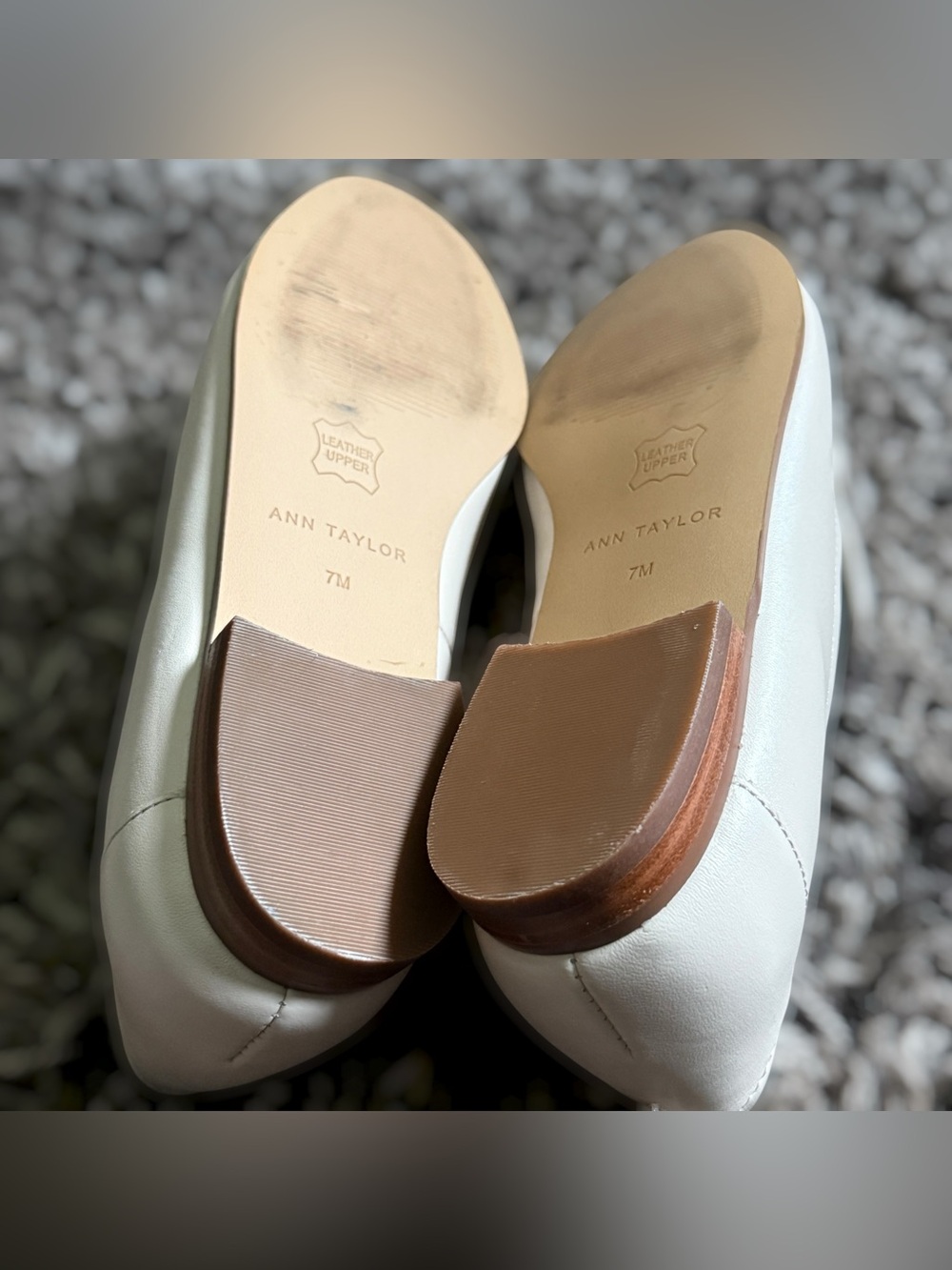 ANN TAYLOR Cream Leather Loafers with Gold-Tone Bit Size 7 Women - Picture 4 of 12